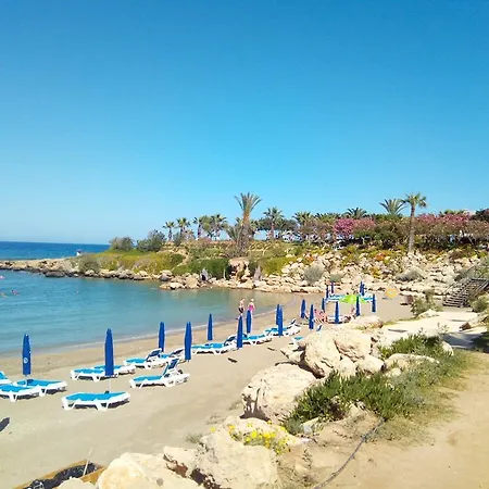 فيلة Atlantis *